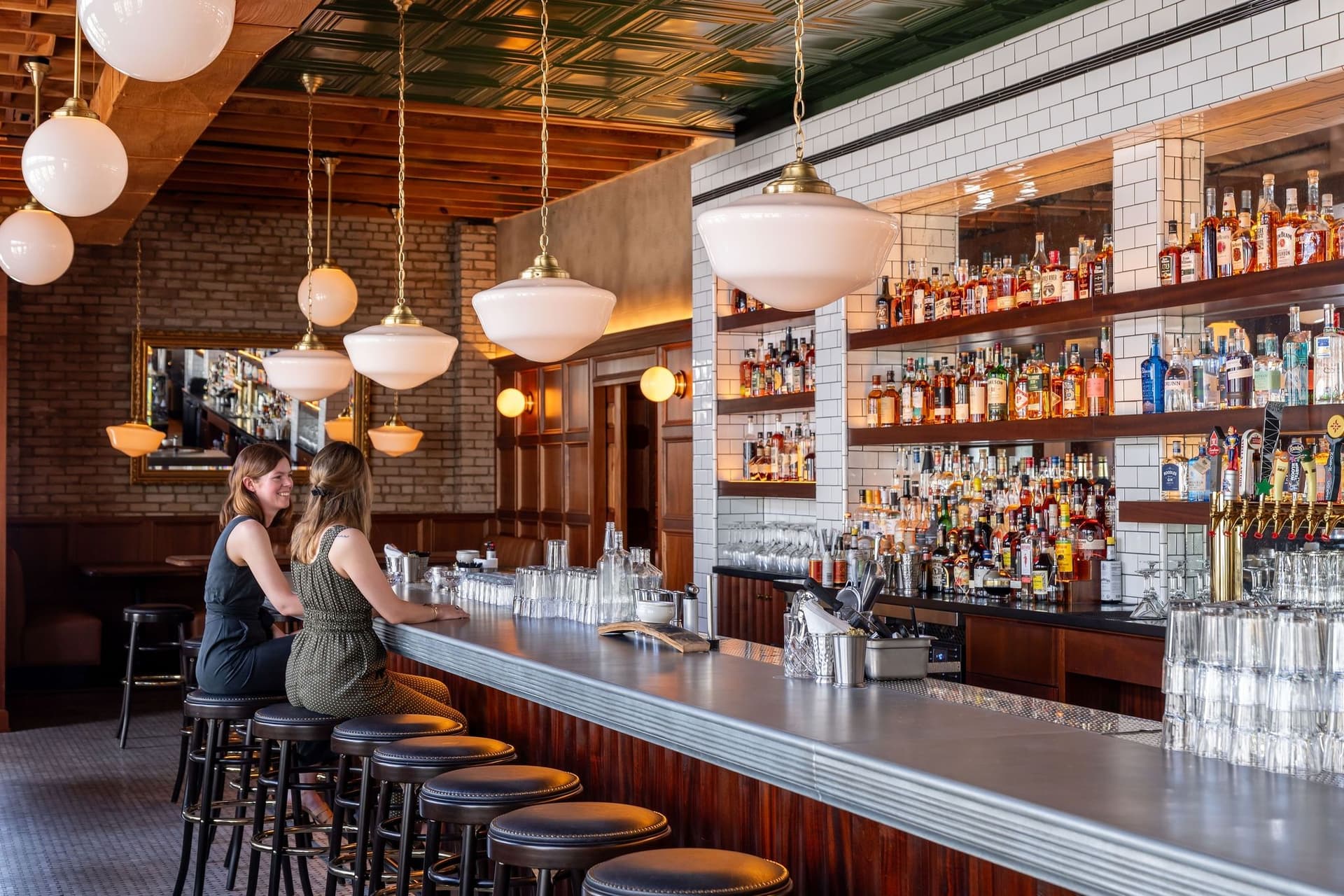 Gin Gins Bar
