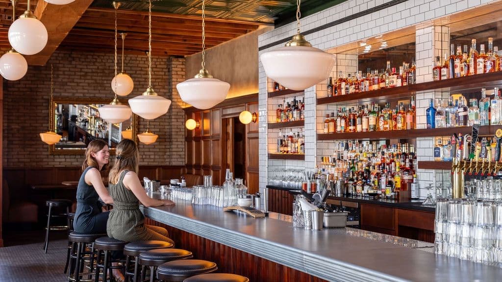 Gin Gins Bar