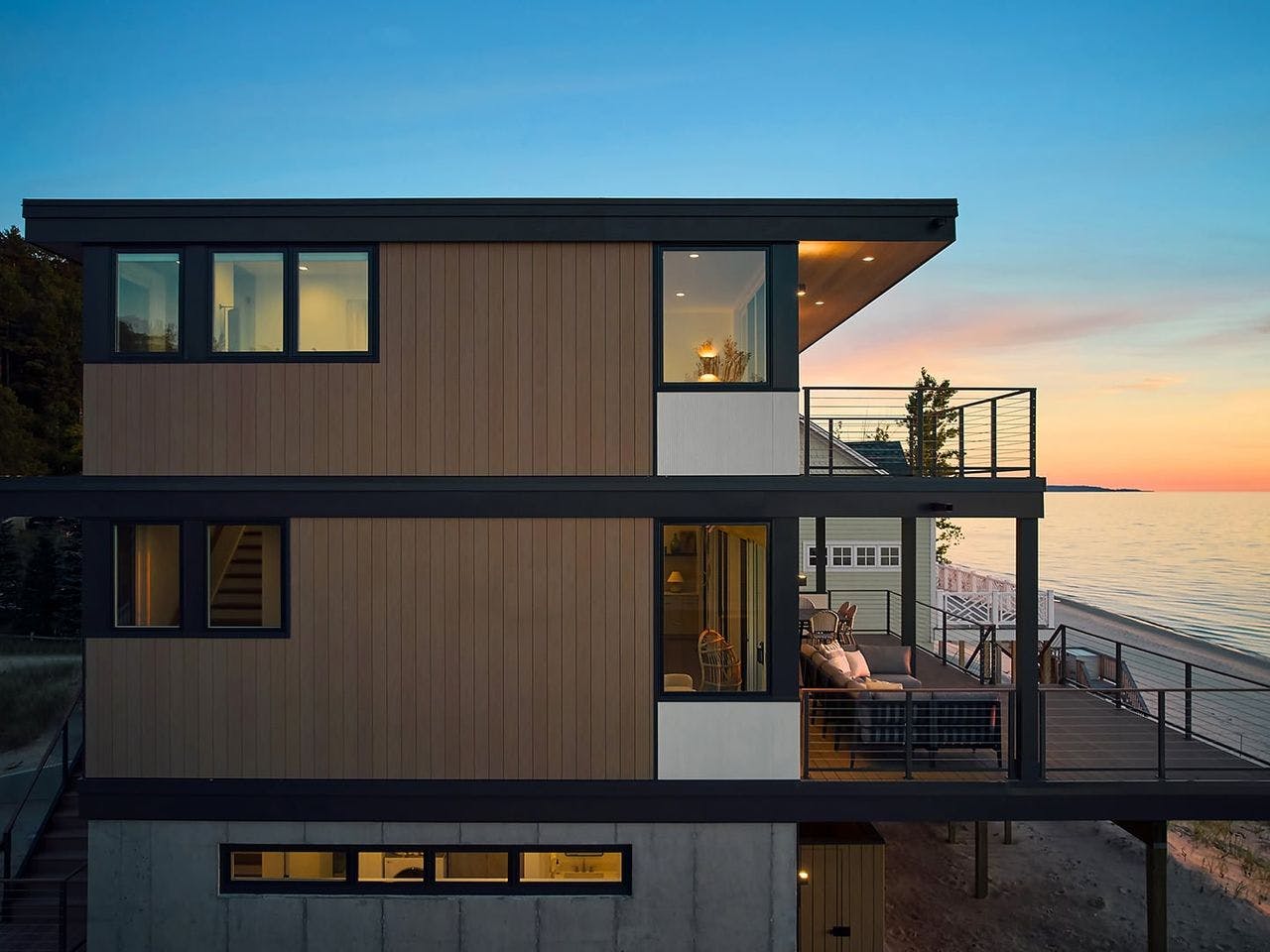 Lake Michigan Beach House exterior from side